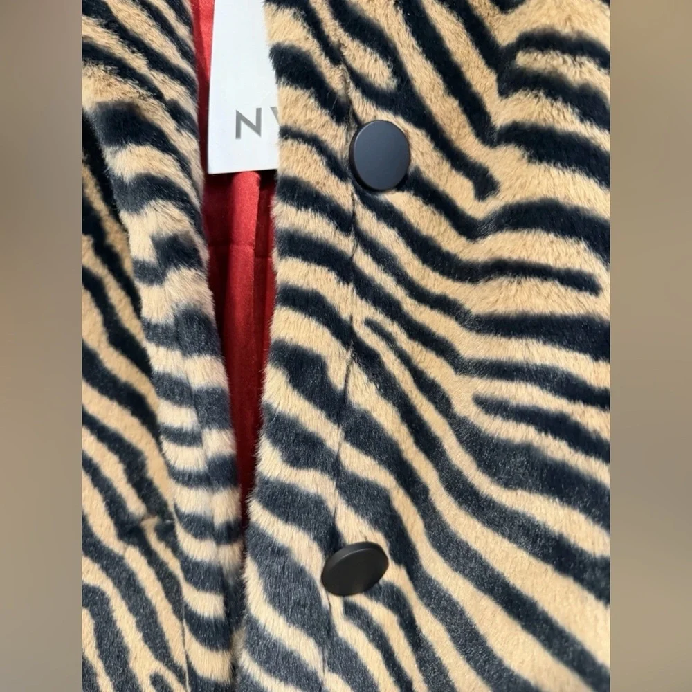 NVLT Women's Black and Tan Zebra Teddy Jacket - Picture 4 of 4